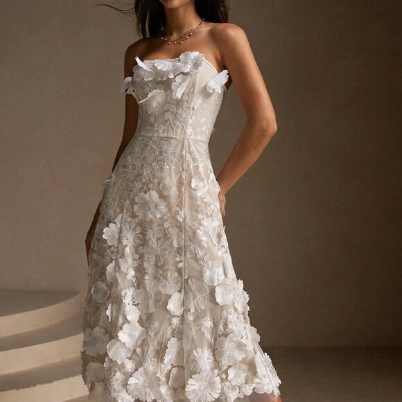 White Elegant Women's Tube Top Mesh Floral Decorated Evening Dress - Picture 2 of 6